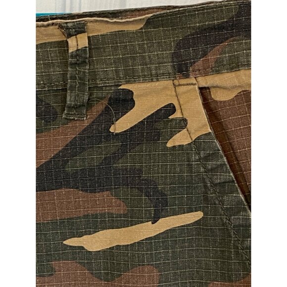 Vintage Beverly Hills Polo Club Mens Camouflage Cargo Shorts With Button Closure - Picture 3 of 12